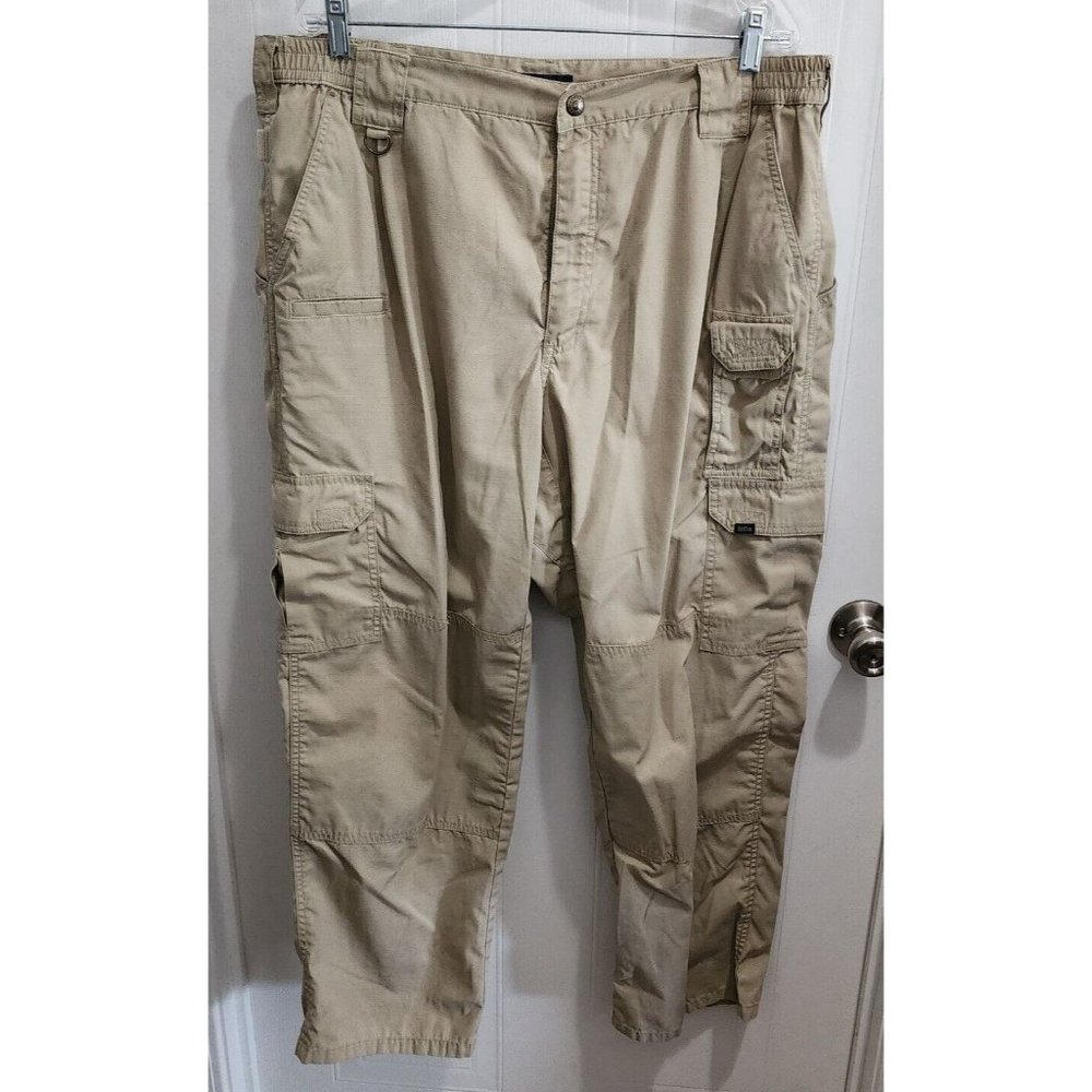 5.11 Men's Tactical Series Khaki‎ Beige Colored Cargo Pocket Pants Size 40x30